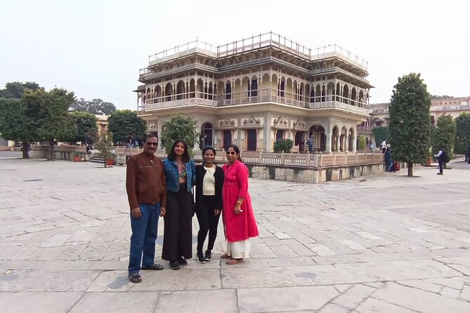Jaipur 02 Days Private Tour with Vehicle+Professional Chauffeur - How the guides and drivers improve the experience