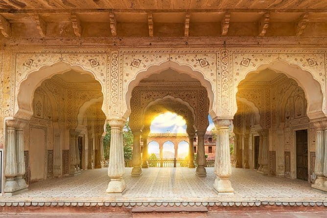 Jaipur sightseeing by private car with guide - Jal Mahal (Water Palace): the quiet contrast in your day