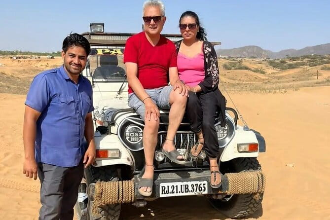 Jaipur sightseeing by private car with guide - City Palace: where you slow down and watch Jaipur detail