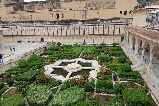 Jaipur sightseeing tour - with private car & guide - Sheesh Mahal: quick, romantic, and easy if you time it right