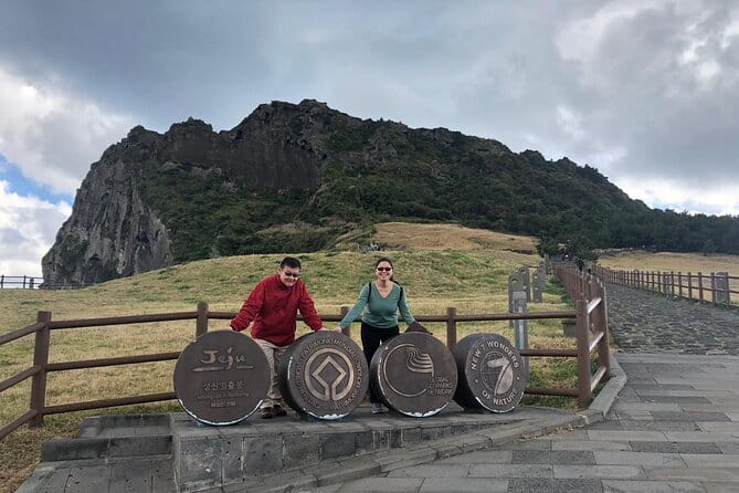 Jeju Customized Private Car Tour - Food stops, snacks, and letting your guide handle the guesswork