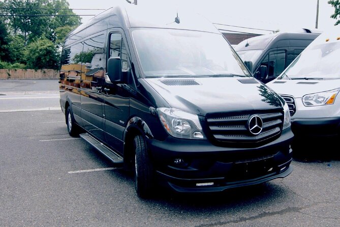 JFK AIRPORT LIMO | JFK To Manhattan Transfer With a Stretch Limo - Why this JFK limo transfer feels worth it