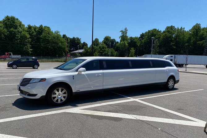 JFK AIRPORT LIMO | JFK To Manhattan Transfer With a Stretch Limo - The meet-and-greet inside JFK: less wandering, more settling in