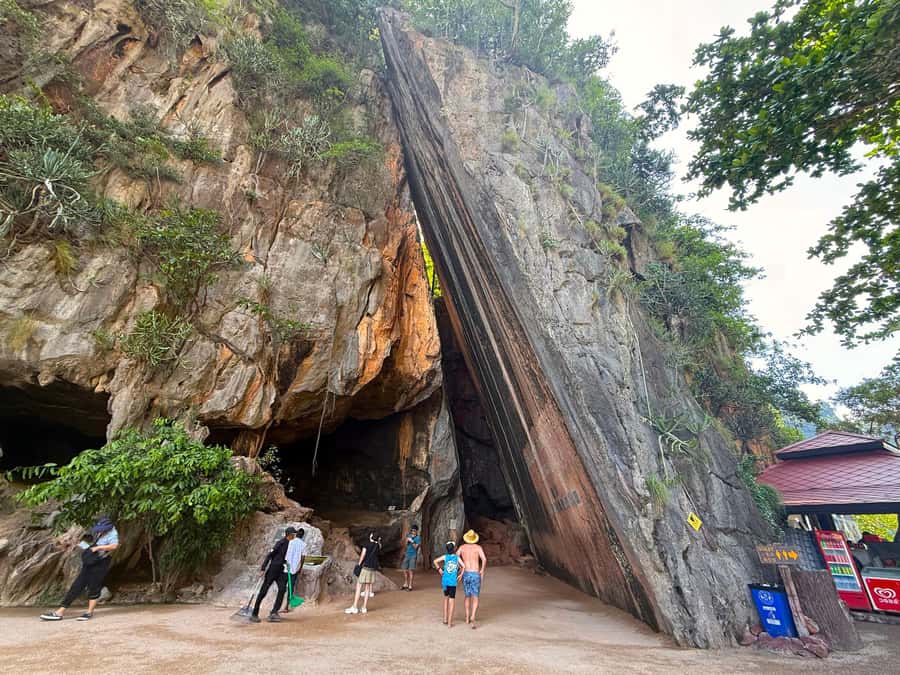 Khao Lak: Private Tour James Bond, Ko Panyi & Samet Nangshe - Samet Nangshe Viewpoint: 4WD Transfer to Phang Nga Bay Views