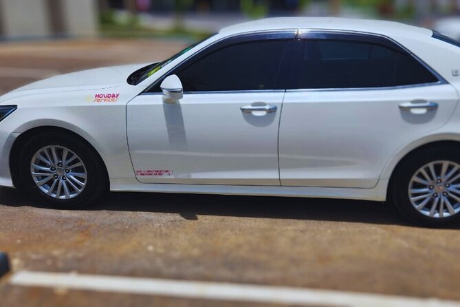 Kingston Airport Private Car to all hotels islandwide 1-3 pax - Private car logistics: up to 3 people, 1–4 hours