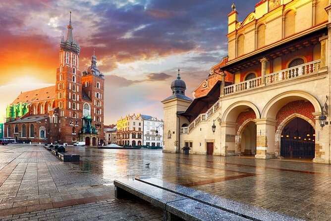 Krakow & Auschwitz day tour from Warsaw by private car with Lunch - Sukiennice, Wawel Castle, and Wawel Cathedral: What You See From Outside