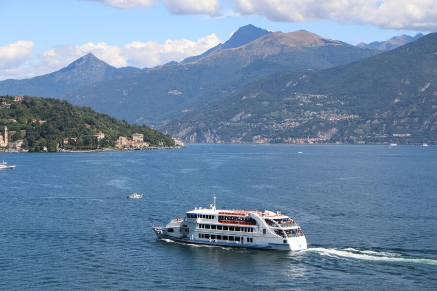 Lake Como: Highlights Tour with a Local by Private Car - Villa Carlotta vs. Villa del Balbianello: gardens, film fame, and calm walks