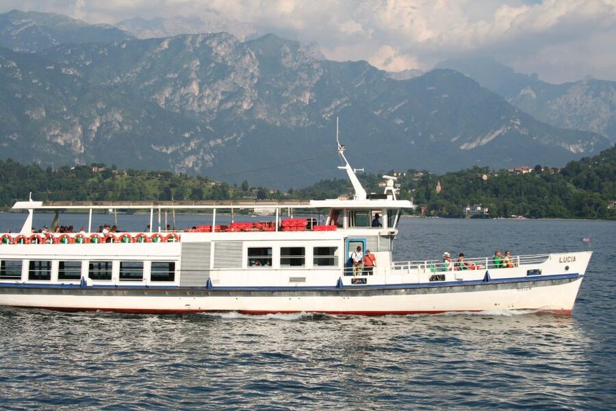 Lake Como: Highlights Tour with a Local by Private Car - Where the local guide/driver really helps: culture notes without a lecture