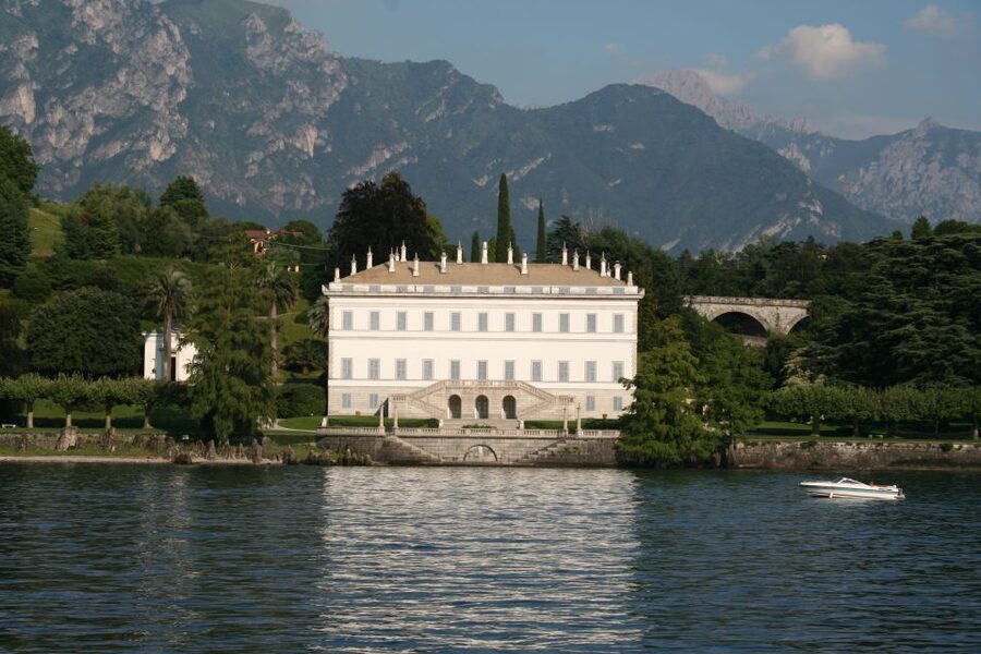 Lake Como: Highlights Tour with a Local by Private Car - How long should you book: 4 hours vs. 10 hours