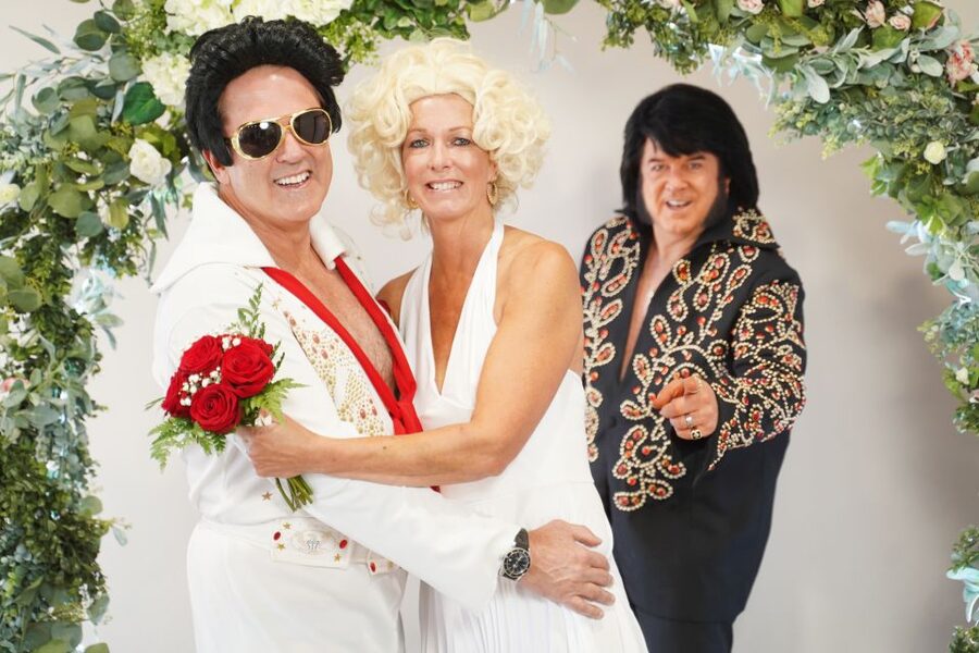 Las Vegas: Elvis Themed Wedding with Limousine - The ceremony details: what happens while Elvis performs