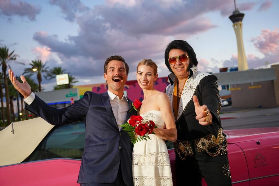Las Vegas: Elvis Themed Wedding with Limousine - Limousine pickup and how to keep timing painless