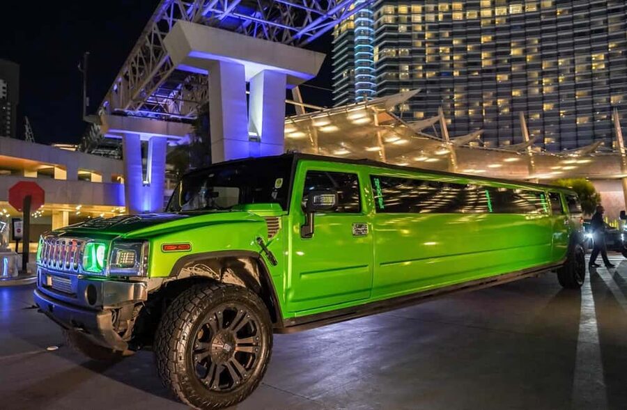 Las Vegas Limo Tour with Champagne and Nightclub Entry - A Private Champagne Limo That Ends at a Real Vegas Night Out