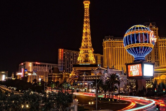Las Vegas Strip at night like a Star with champagne by luxury limo - 3 or 5 hrs - What the Strip Stops Feel Like in Real Time