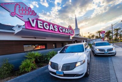 Las Vegas Wedding at The Little Vegas Chapel including Limousine Transportation - How the 2-hour experience really works on the ground