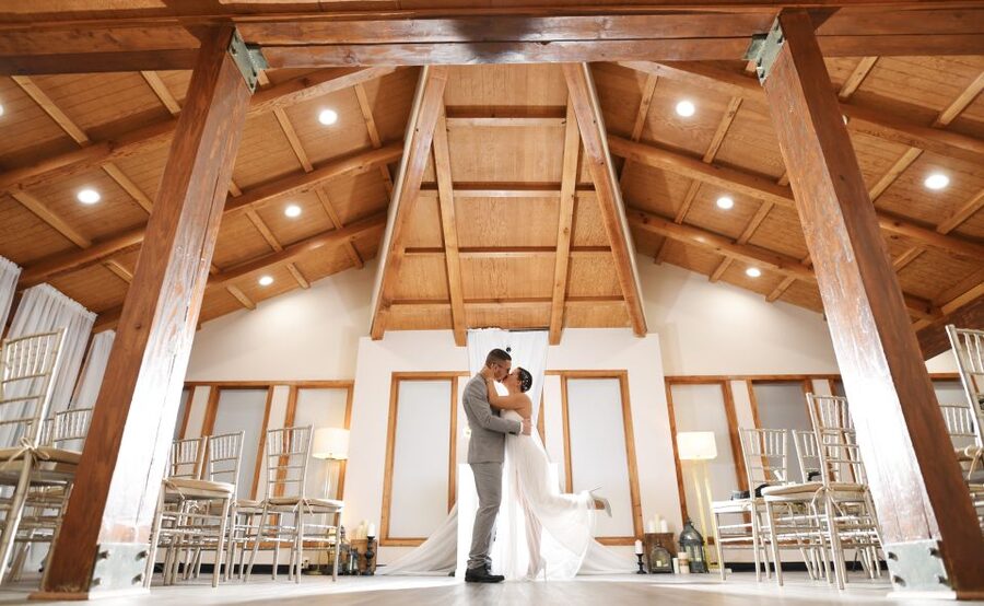 Las Vegas Wedding with Limousine Transportation - Officiant, vows, and unity candle: the ceremony details that matter