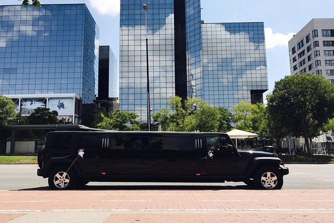Limousine & nightclub Barcelona - The one-hour limo ride that actually starts your night