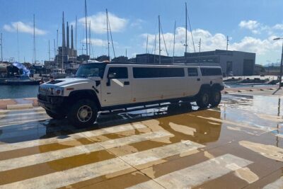 Limousine & nightclub Barcelona - Hotel pickup and the reality of Barcelona curb space