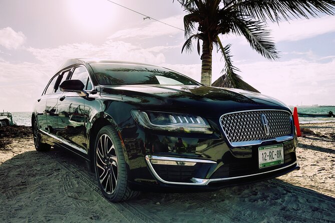 Lincoln Strecth Limousine with Wi Fi on board - Ride Comfort You Can Feel Immediately: Wi‑Fi, Air-Conditioning, and Small Luxuries