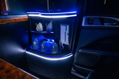 Lincoln Stretch limo from Cancun Hotel Zone to Cancun Airport - Price and value: what $128 per group really buys you