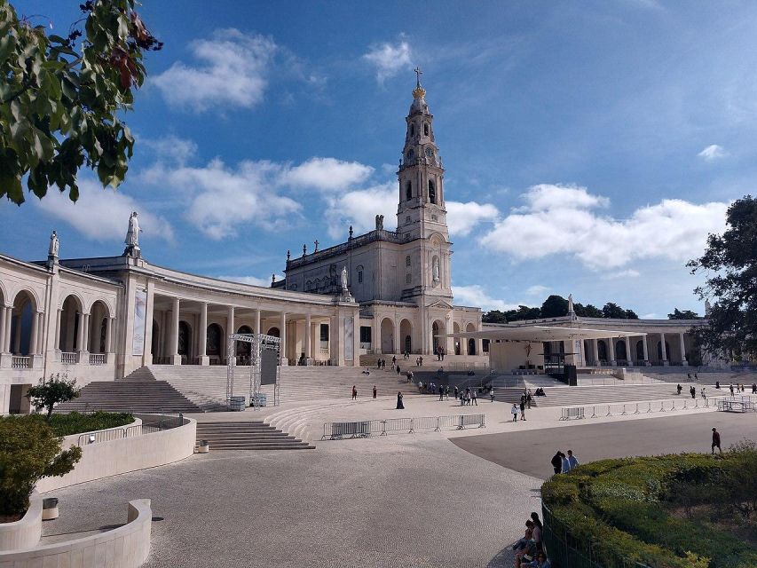 Lisbon: Rent a Private Car with Driver & Plan Your Tour. - Price and value: is $546 per group worth it?