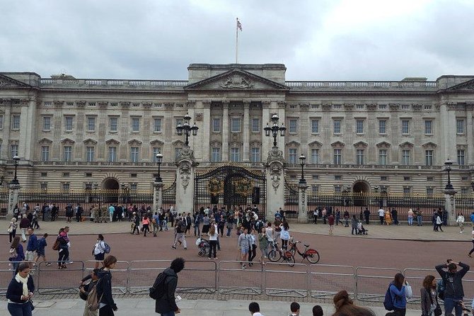 London Private Chauffeur Half-Day or Full-Day Vehicle Rental - Comfort and convenience details that actually matter