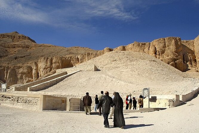 Luxor with private car and private tour guide from Hurghada - Lunch, heat, and the rhythm of a long day
