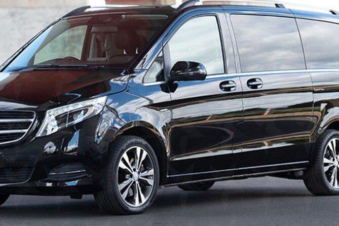 Luxury Chauffeur Car Melbourne Airport To CBD or city to airport - What the “30 Minutes Waiting Time” Means for You