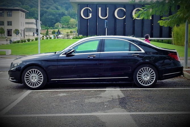 Luxury Chauffeur Service THE MALL from Florence to Reggello - Luxury Van Ride From Florence to The Mall Firenze