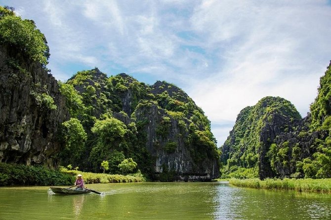 Luxury Hoa Lu - Tam Coc - Mua Cave 1 Day Tour - By Limousine & Small Group - Getting to Ninh Binh: limousine pickup that keeps the day moving