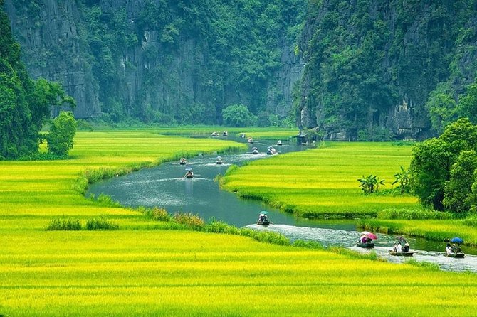 Luxury Hoa Lu - Tam Coc - Mua Cave 1 Day Tour - By Limousine & Small Group - Lunch, rain gear, and what’s actually included
