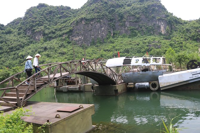 Luxury Limousine Trang An-Mua Cave - Bich Dong max 6-8 pax/ group - Cycling through rural villages and a local family stop