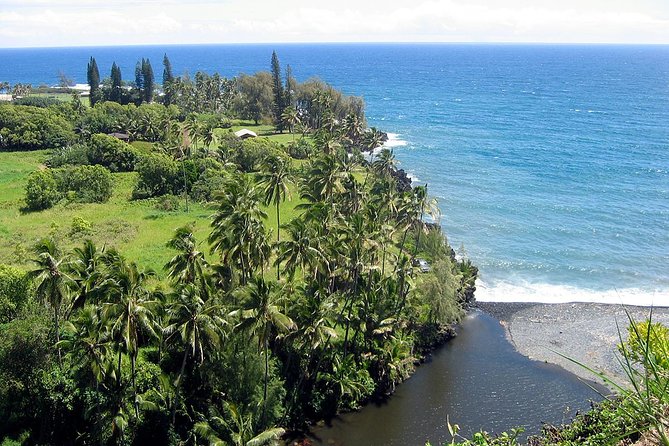 Maui: Road to Hana Luxury Limo-Van Tour with Helicopter Flight - Wai’anapanapa State Park: black sand beach time that doesn’t feel stolen