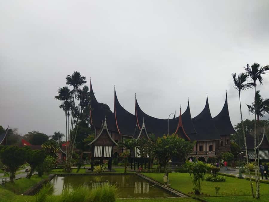 MEDAN : Private Car Driver For Medan Excursions - Price and logistics: what $92 really means for a 10-hour day