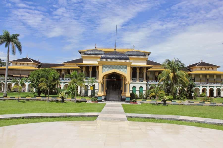 MEDAN : Private Car Driver For Medan Excursions - Your 10 hours in Medan: how the day flows