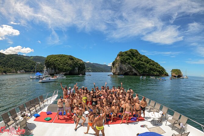 Mega Yacht Limousine of the Sea 1: Puerto Vallarta - The crew and music: why the day keeps its momentum