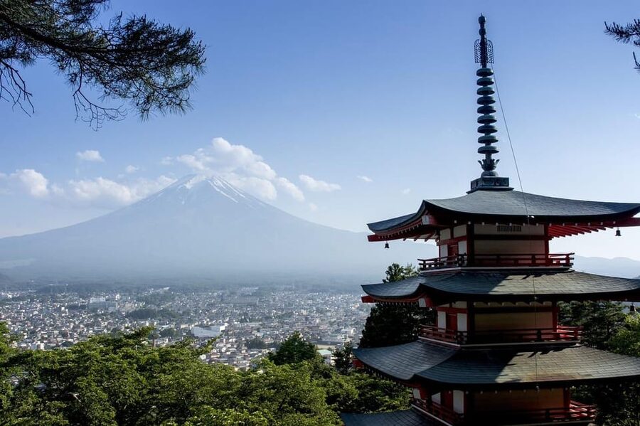 Mount Fuji - Private Tour with English Speaking Chauffeur - Entering The Fuji Day: how the 10 hours from Tokyo really feels