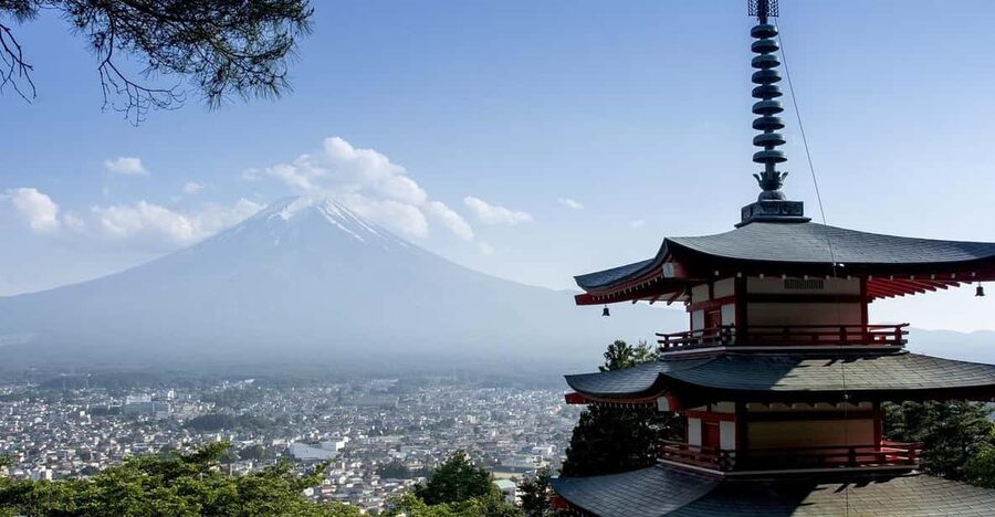 Mount Fuji - Private Tour with English Speaking Chauffeur - Arakura Fuji Sengen Shrine: prayers, cherry blossoms, and a big viewpoint