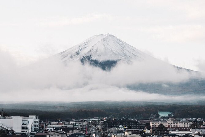 Mt. Fuji and Lake Kawaguchi Day Trip with Private Car - Arakura Fuji Sengen Shrine: history plus another angle