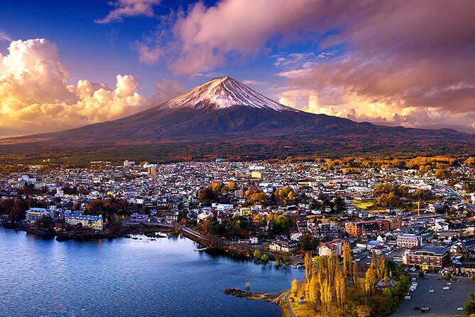 Mt Fuji Exclusive Tour with Private Car English Guide - Stop 1: Oshino Hakkai and the Fuji spring-water vibe