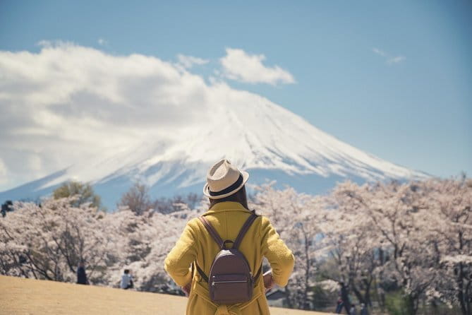 Muslim Friendly Mount Fuji Tour with English Speaking Guide - Lake Saiko and Saiko’s slower pace: calmer waters for Fuji reflection