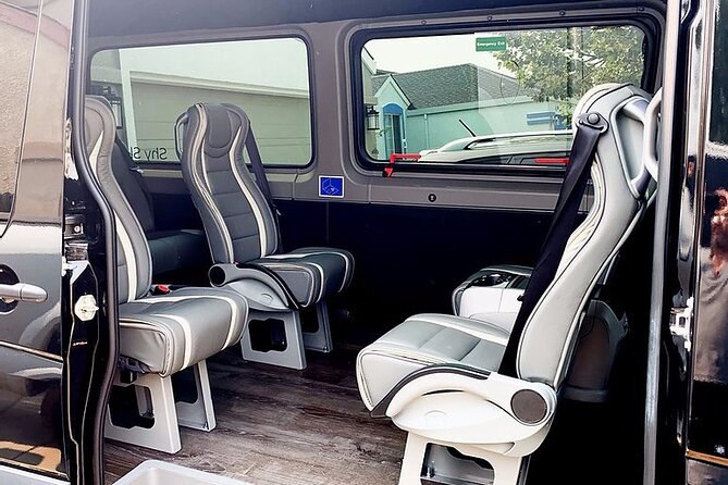Napa - Sonoma Limo up to 9 passengers - Bottle Water and Small Comfort Wins