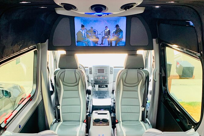 Napa - Sonoma Limo up to 9 passengers - Tasting Time Without Feeling Rushed