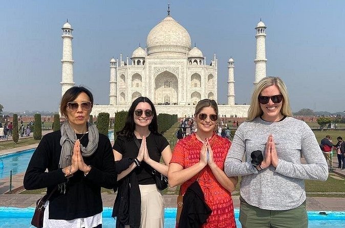 New Delhi:Agra Taj Mahal Private Car Sightseeing Tour - Buffet lunch and shopping time in Agra