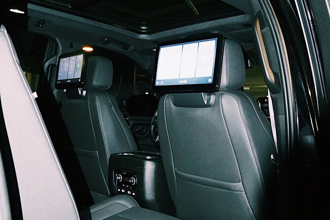 New Orleans Arrival Chauffeur Driven Transport by Executive SUV - Private Executive SUV transfer: what you’re actually buying