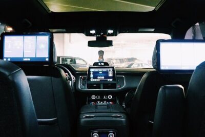 New Orleans Round Trip Chauffeur Driven Transport by Executive SUV - The Simple Route: Louis Armstrong Airport to Your Hotel or the Port