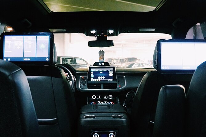 New Orleans Round Trip Chauffeur Driven Transport by Executive SUV - The Simple Route: Louis Armstrong Airport to Your Hotel or the Port