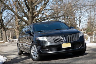 New York City Airport Departure Transfer by Limo LGA JFK EWR - Inside the limo: comfort and small upgrades that actually matter