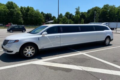 Newark (EWR) Airport Stretch Limo Service To NYC - Stop 1: Manhattan drop-off to your exact address
