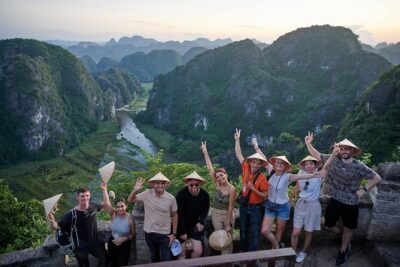 NINH BINH Full-day Tour From HA NOI By Limousine - Limousine pickup and comfort details that matter