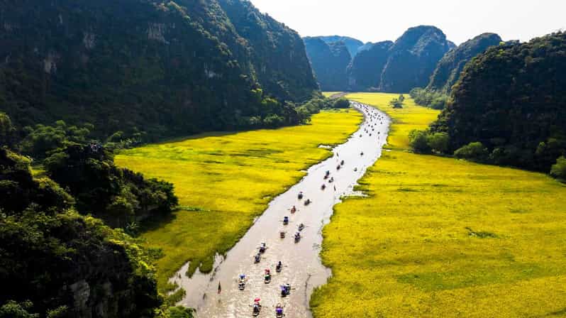 Ninh Binh: Hoa Lu Tam Coc Hang Mua on Limousine and Cycling - Lunch in Ninh Binh: buffet Vietnamese food, built into the flow